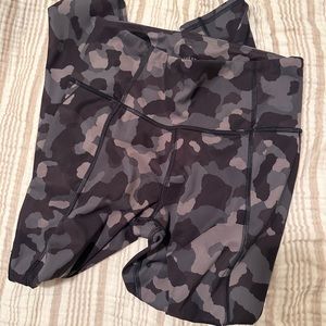 Athleta lightening camo 7/8 tights leggings